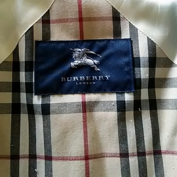Burberry Coat - Picture 3 of 9